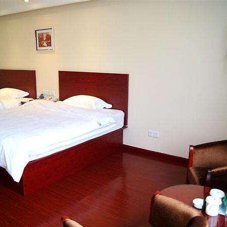 Greentree Inn Liaoning Dalian Development Zone Jinma Road Pedestrian Street Express Hotel Exterior photo