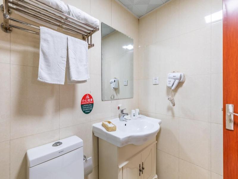 Greentree Inn Liaoning Dalian Development Zone Jinma Road Pedestrian Street Express Hotel Exterior photo